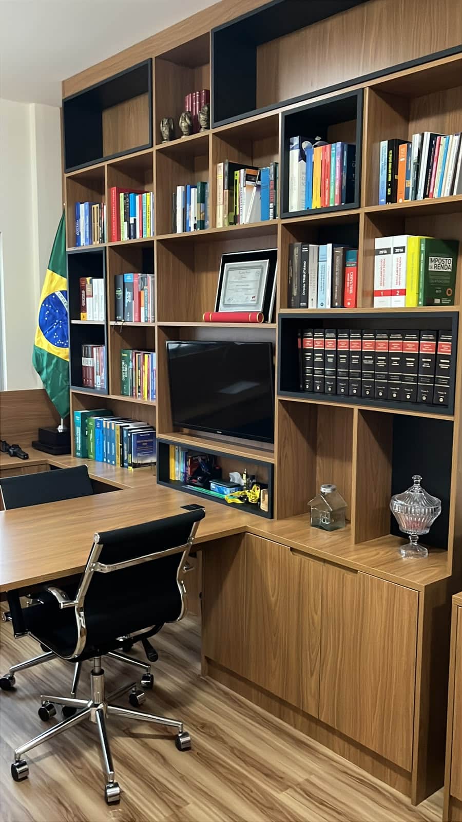 Sala de reunião da Lausmann Gomes Advocacia em Itajaí